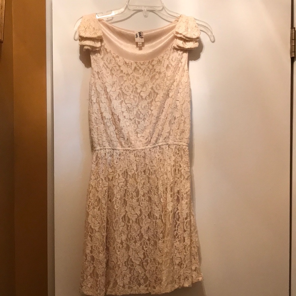 Off-white lace Francesca’s dress